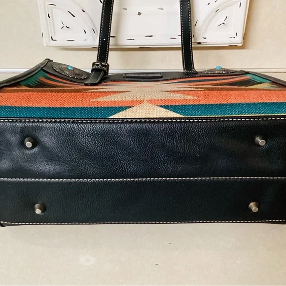 Wrangler Aztec Print Leather Tote Bag with Concealed Carry - Picture 10 of 12